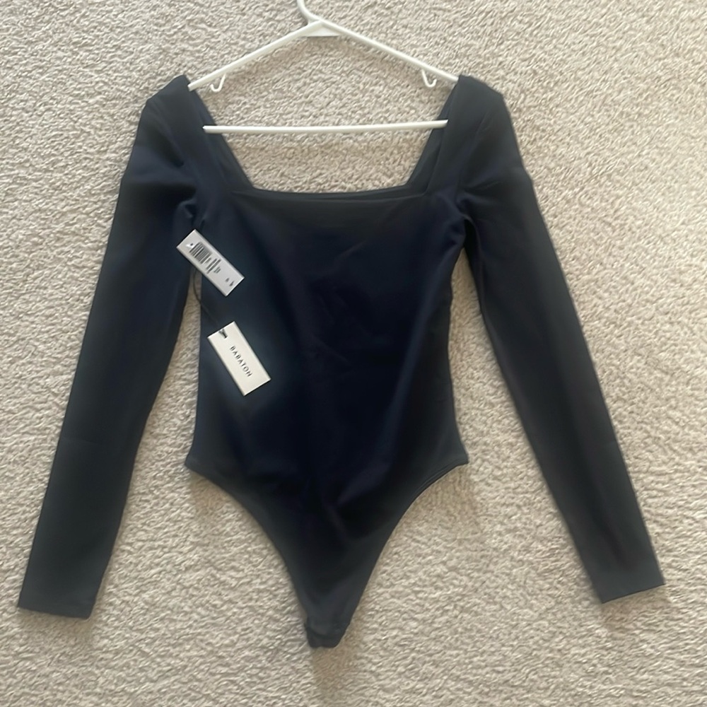 NWT contour long sleeve Babaton